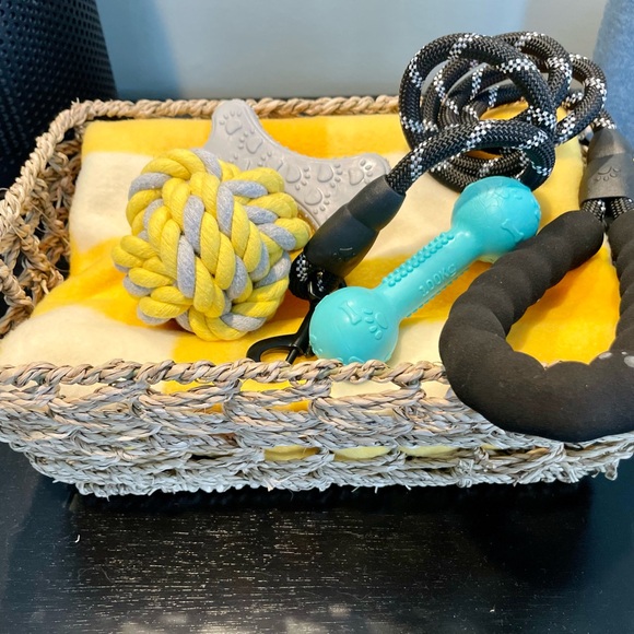 🆕Brand New🦮🐾Dog🦮🐾 Pet Gift Baskets🆕 - Picture 2 of 9